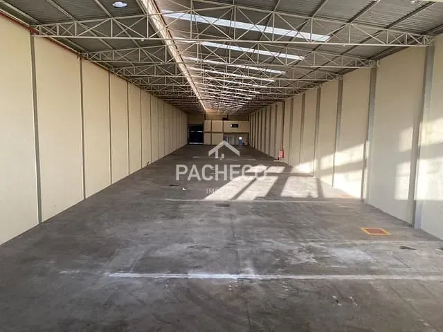 Galpão / Barracão com 2240m², para alugar, no bairro Distrito Industrial I em Santa Bárbara d'Oeste