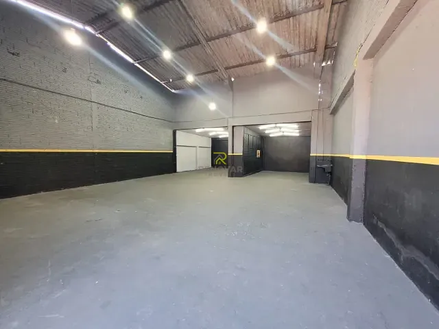 Galpão / Barracão com 300m², para alugar, no bairro Centro em Guarapuava