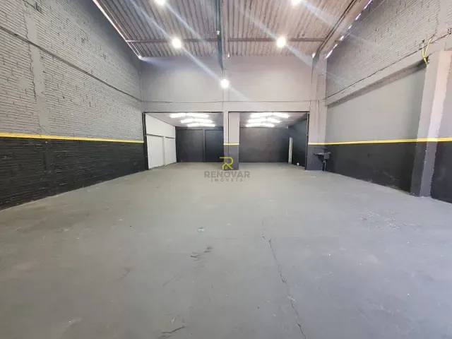 Galpão / Barracão com 300m², para alugar, no bairro Centro em Guarapuava