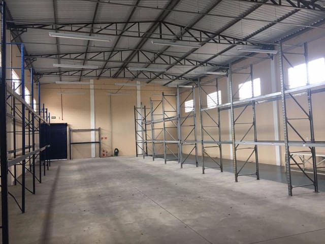 Foto do Galpão / Barracão - Galpão para Locação ou Venda, 1.850 m2 de Terreno e 842 m2 de Construção! | RUSSI IMÓVEIS