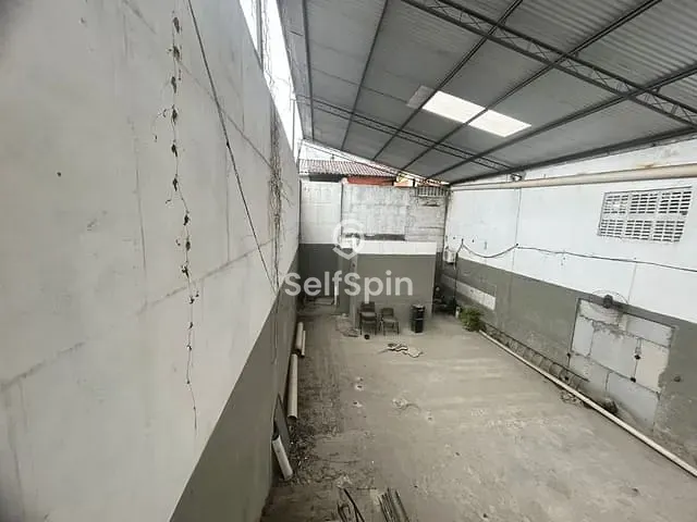 Galpão / Barracão com 160m², para alugar, no bairro Vista Alegre em São Gonçalo