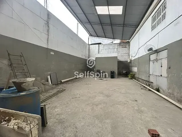Galpão / Barracão com 160m², para alugar, no bairro Vista Alegre em São Gonçalo
