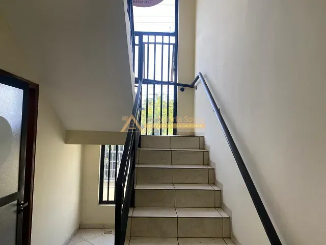 Galpão / Barracão com 450m², para alugar, no bairro Chácaras Santa Martha em Várzea Paulista