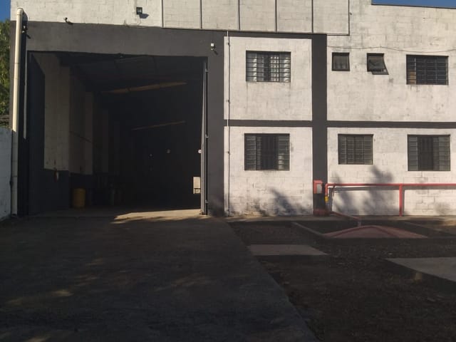 Galpão / Barracão com 1500m², para alugar, no bairro Chácara São Manoel em Taubaté