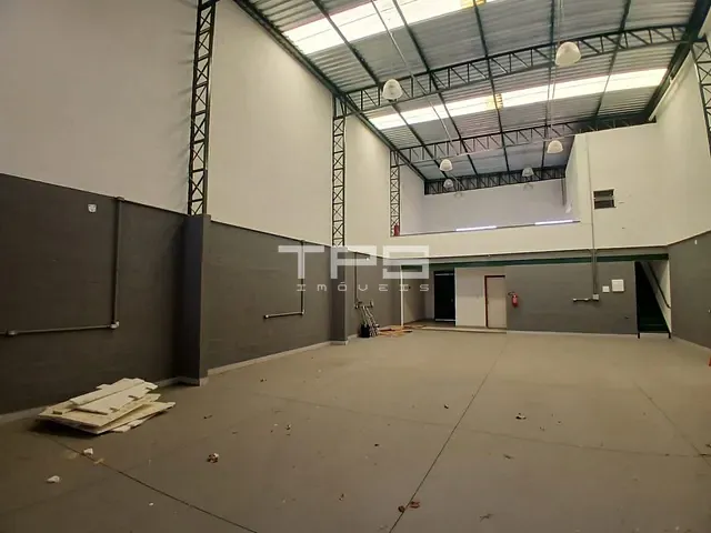 Galpão / Barracão com 300m², à venda, no bairro Jardim Vista Alegre em Guaratinguetá