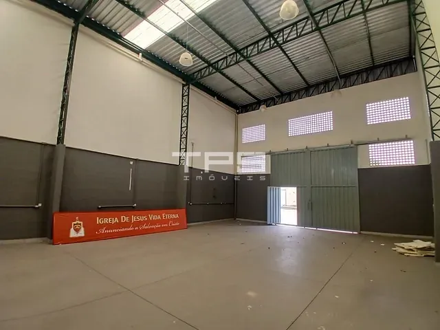 Galpão / Barracão com 300m², à venda, no bairro Jardim Vista Alegre em Guaratinguetá