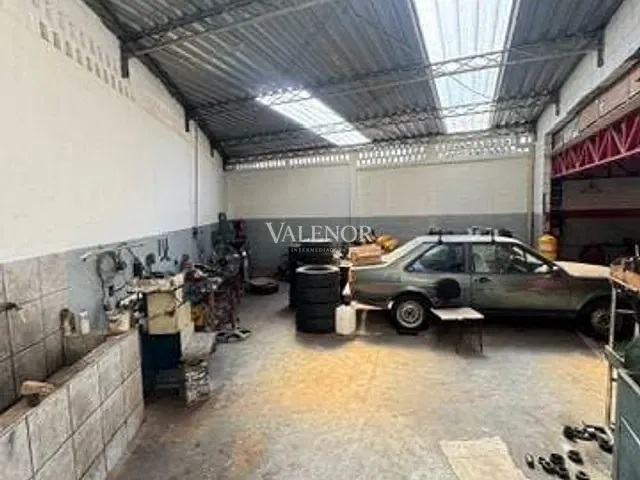 Galpão / Barracão com 483m², à venda, no bairro Jardim Trevo em Jundiaí