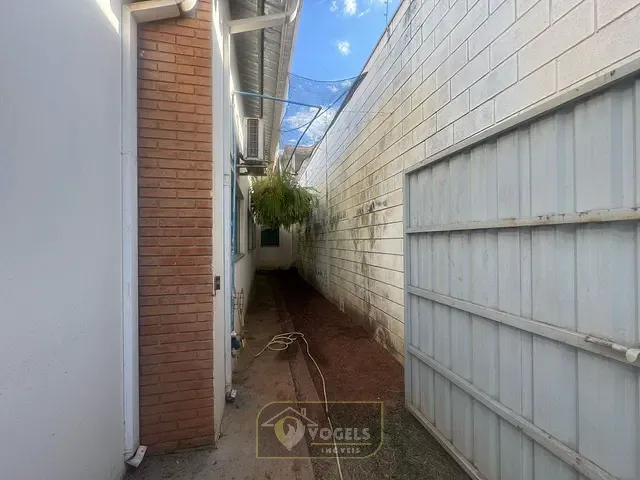 Galpão / Barracão com 450m², à venda, no bairro Parque Residencial Girassóis de Holanda em Holambra