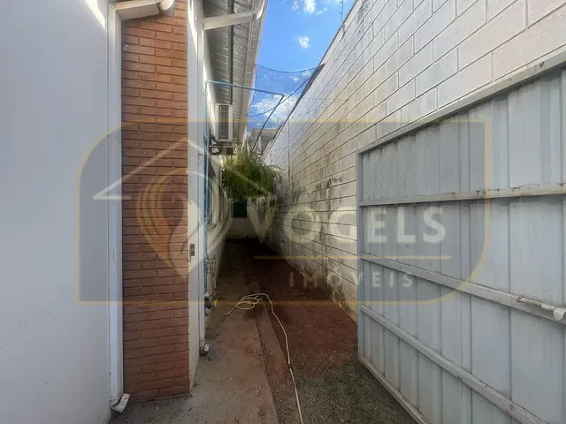 Galpão / Barracão com 450m², à venda, no bairro Parque Residencial Girassóis de Holanda em Holambra