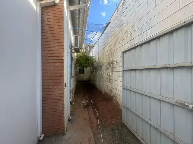 Galpão / Barracão com 450m², à venda, no bairro Parque Residencial Girassóis de Holanda em Holambra