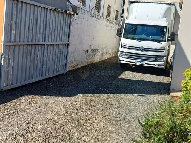 Galpão / Barracão com 450m², à venda, no bairro Parque Residencial Girassóis de Holanda em Holambra