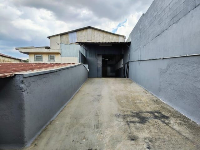 Galpão / Barracão para alugar, no bairro Campestre em Santo André