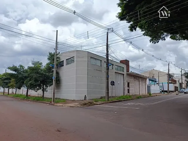 Galpão / Barracão com 332m², à venda, no bairro Jardim América em Maringá
