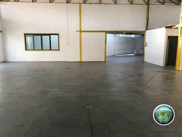 Galpão / Barracão com 687m², à venda ou para alugar, no bairro Jardim das Estrelas em Sorocaba