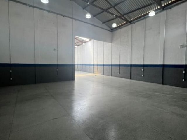 Galpão / Barracão com 480m², para alugar, no bairro Centro em Barra dos Coqueiros