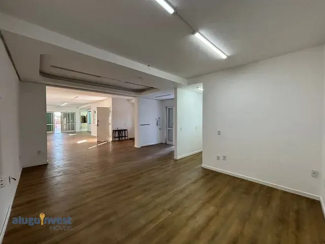 Galpão / Barracão com 1180m², para alugar, no bairro João Paulo em Florianópolis