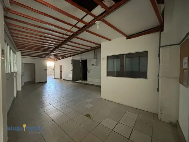 Galpão / Barracão com 1180m², para alugar, no bairro João Paulo em Florianópolis