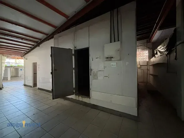 Galpão / Barracão com 1180m², para alugar, no bairro João Paulo em Florianópolis