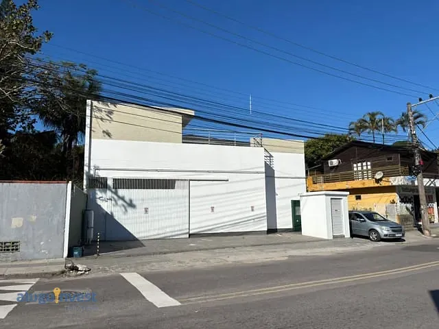 Galpão / Barracão com 1180m², para alugar, no bairro João Paulo em Florianópolis