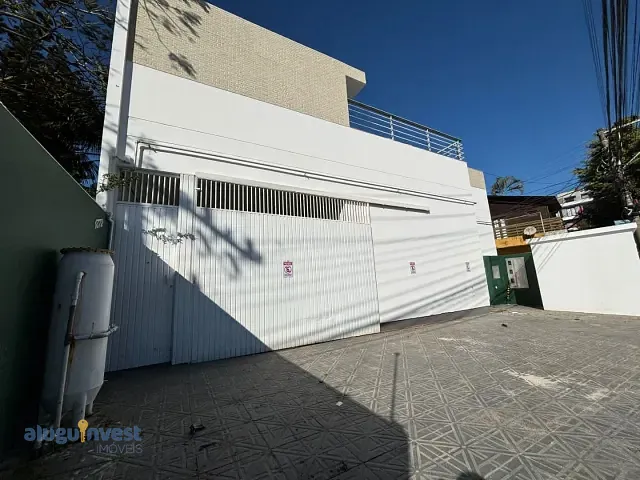 Galpão / Barracão com 1180m², para alugar, no bairro João Paulo em Florianópolis