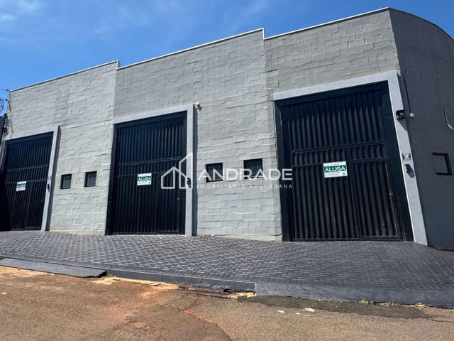 Galpão / Barracão com 180m², à venda, no bairro Nucleo Habitacional Papa Joao Paulo I em Apucarana