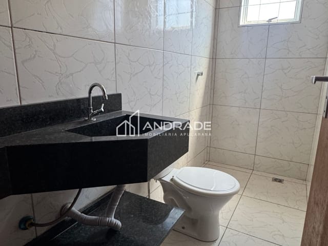 Galpão / Barracão com 180m², à venda, no bairro Nucleo Habitacional Papa Joao Paulo I em Apucarana
