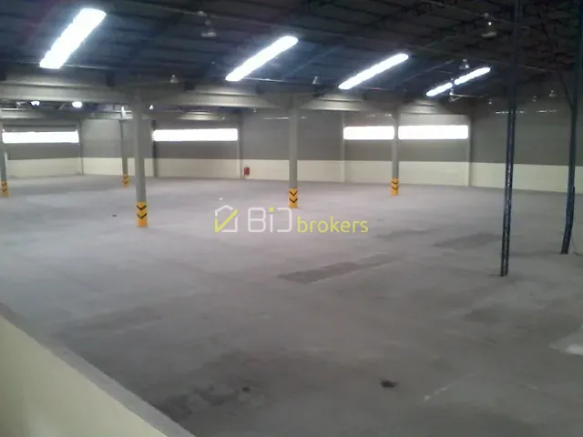 Galpão / Barracão com 12000m², à venda ou para alugar, no bairro Jardim Itaquiti em Barueri
