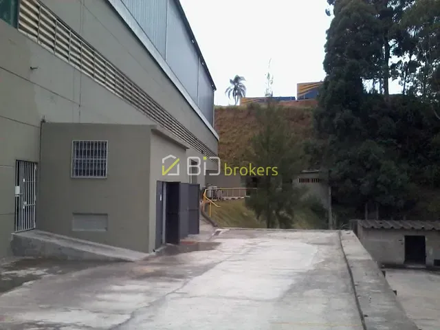 Galpão / Barracão com 12000m², à venda ou para alugar, no bairro Jardim Itaquiti em Barueri