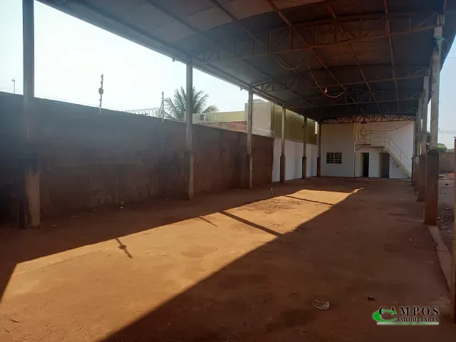 Galpão / Barracão com 500m², para alugar, no bairro Jardim Alvorada em Três Lagoas