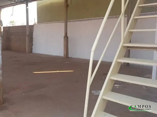 Galpão / Barracão com 500m², para alugar, no bairro Jardim Alvorada em Três Lagoas