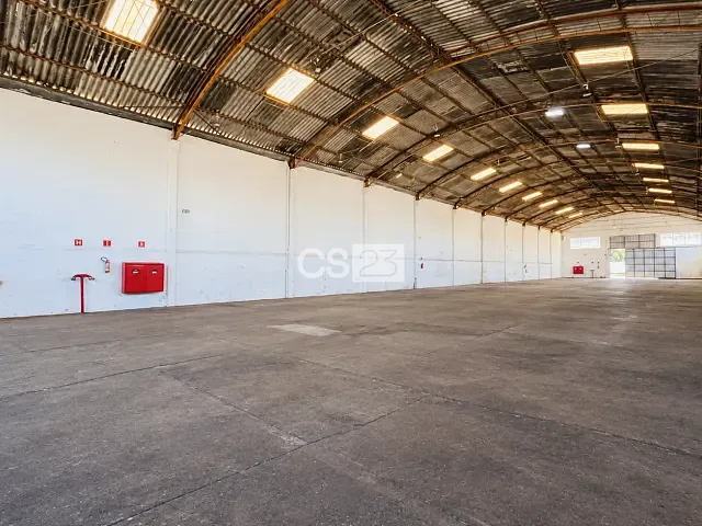 Galpão / Barracão com 1100m², para alugar, no bairro Veraliz em Londrina