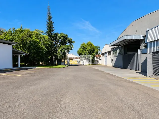 Galpão / Barracão com 1100m², para alugar, no bairro Veraliz em Londrina