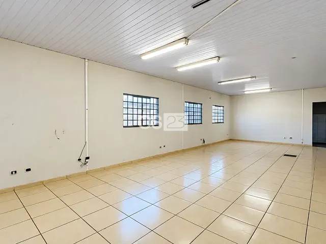 Galpão / Barracão com 1100m², para alugar, no bairro Veraliz em Londrina