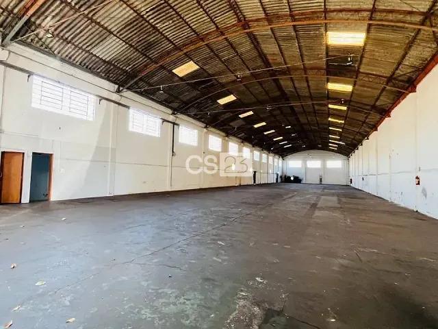Galpão / Barracão com 1100m², para alugar, no bairro Veraliz em Londrina