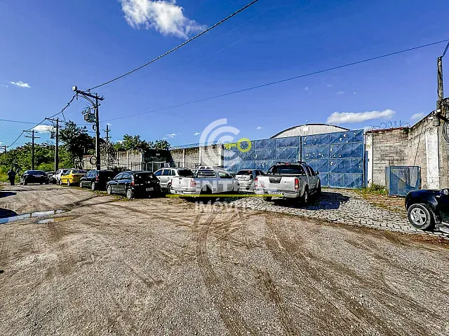 Galpão / Barracão à venda ou para alugar, no bairro Santa Luzia em São Gonçalo