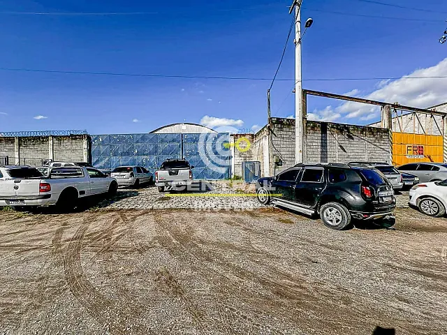 Galpão / Barracão à venda ou para alugar, no bairro Santa Luzia em São Gonçalo