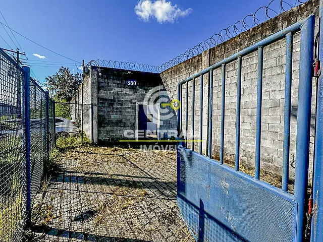 Galpão / Barracão à venda ou para alugar, no bairro Santa Luzia em São Gonçalo