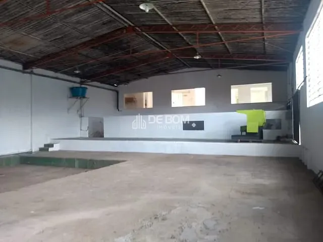Galpão / Barracão com 2300m², à venda, no bairro Bortolan em Poços de Caldas