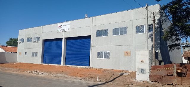 Galpão / Barracão com 1050m², para alugar, no bairro Cidade Nova em Pindamonhangaba