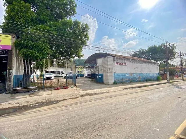 Galpão / Barracão com 840m², para alugar, no bairro Voldac em Volta Redonda