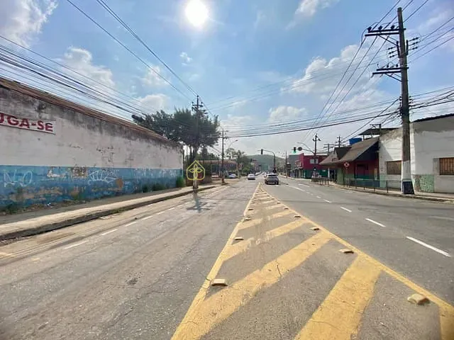 Galpão / Barracão com 840m², para alugar, no bairro Voldac em Volta Redonda
