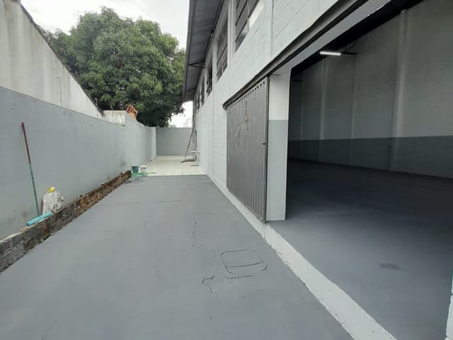 Foto do Galpão / Barracão - Ótimo Galpão com 200 M², Pé Direito 7 M², entrada lateral para carga e descarga  para locação, localizado no Jardim Petrópolis, Goiânia, GO | Federal Imóveis