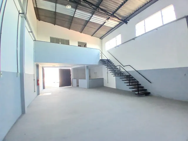 Galpão / Barracão com 281m², para alugar, no bairro Jardim Boa Vista em Limeira