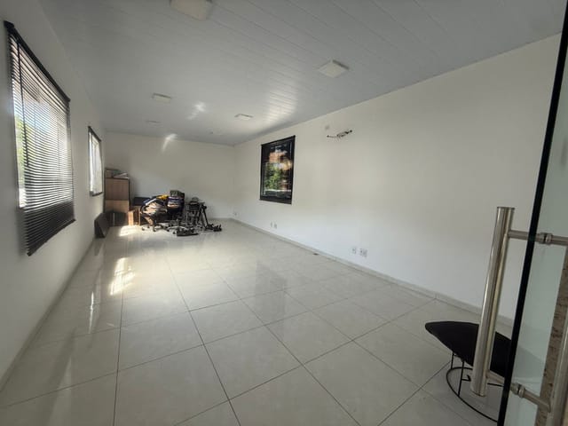 Galpão / Barracão com 600m², à venda ou para alugar, no bairro Engenho do Mato em Niterói