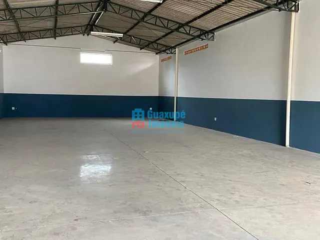 Galpão / Barracão com 319m², para alugar, no bairro Vila Rica em Guaxupé