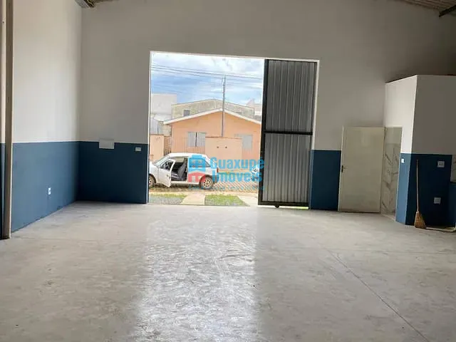 Galpão / Barracão com 319m², para alugar, no bairro Vila Rica em Guaxupé