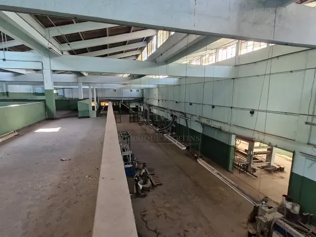 Galpão / Barracão com 3700m², para alugar, no bairro São Cristóvão em Rio de Janeiro