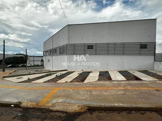Galpão / Barracão com 110226m², à venda, no bairro Residencial Petrópolis em Goiânia