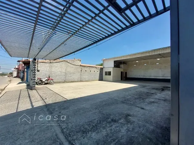 Galpão / Barracão com 300m², à venda, no bairro Vila Menino Jesus em Caçapava