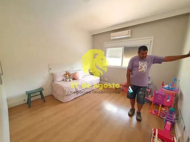 Galpão / Barracão com 1000000m² 1 quarto e 1 banheiro, à venda ou para alugar, no bairro Petrópolis em Londrina